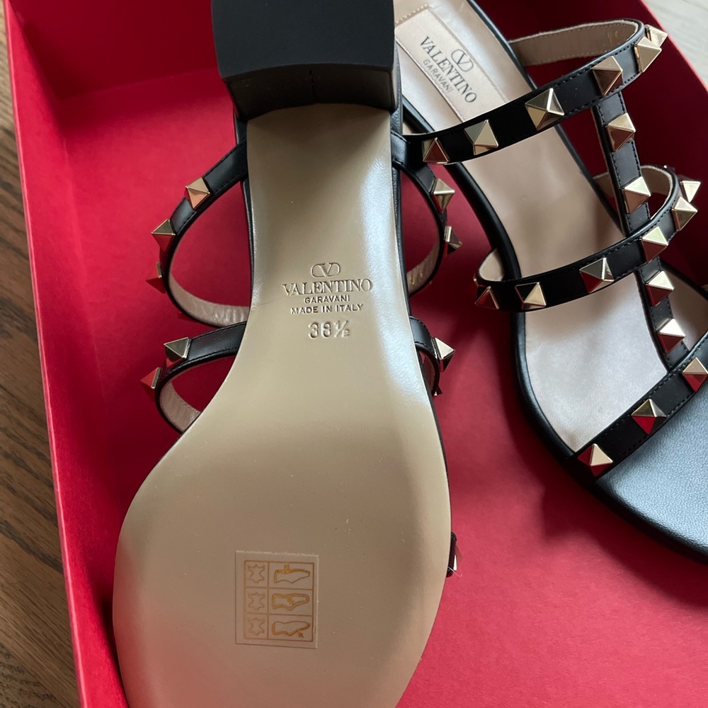VALENTINO Black Studded Sandals